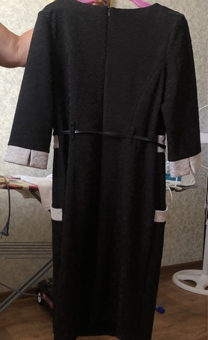 продам черное платье