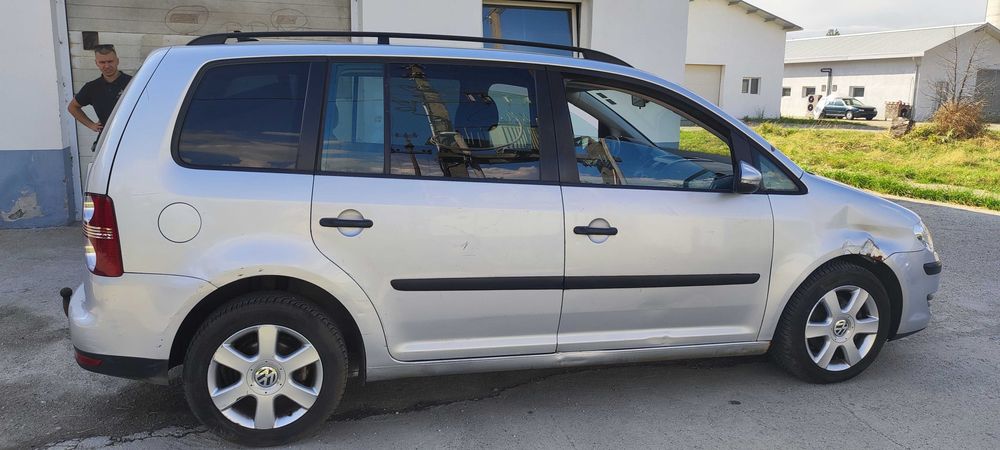 Dezmembrez volkswagen vw touran 1T2 motor 1.9 BLS cv DSG 7cod LSR LA7W