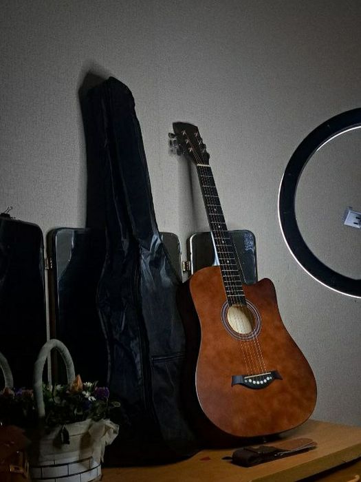 Новая гитара акустическая продаётся