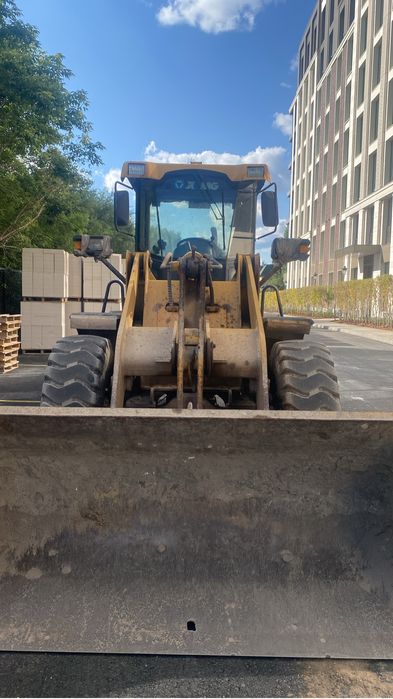 Услуги погрузчика ковш и вила