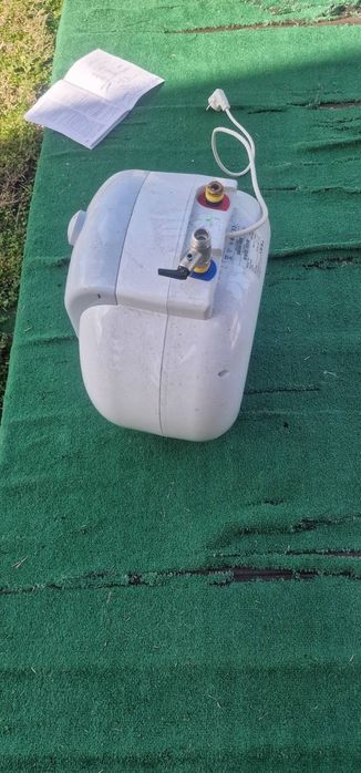 Бойлер 10 л. За монтаж под мивка