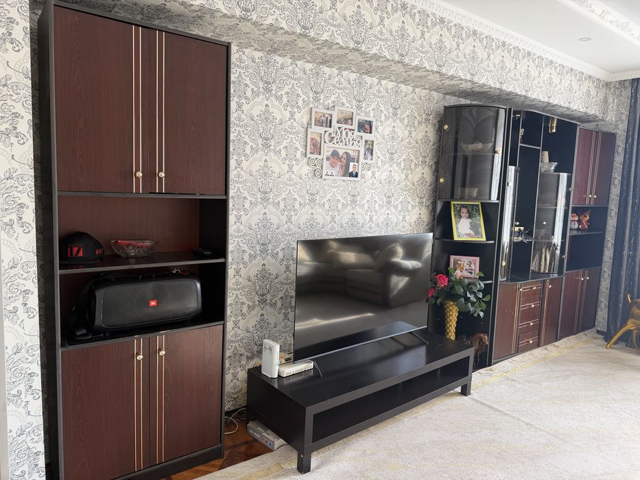 Стенка в гостиную  и подиум под tv
