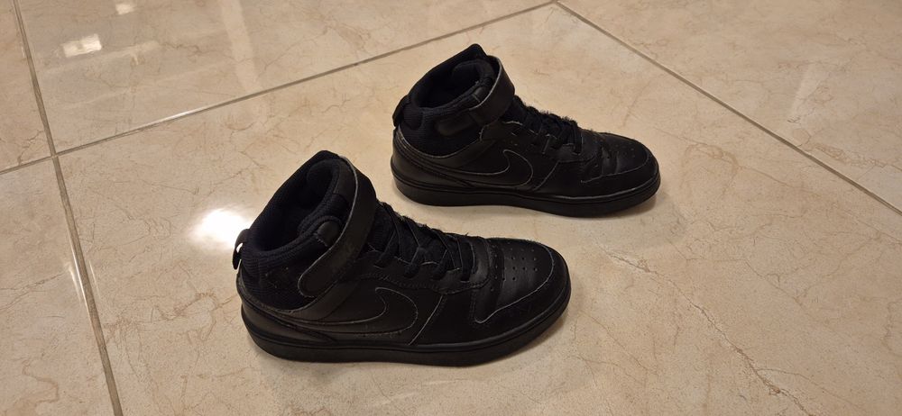 Adidasi Nike marimea 33