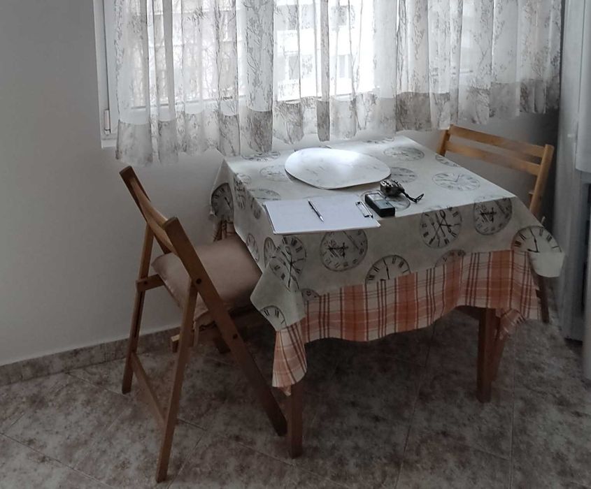 Подарявам  гардероб, холна гарнитура, легло, шкаф обувки, легло и др.