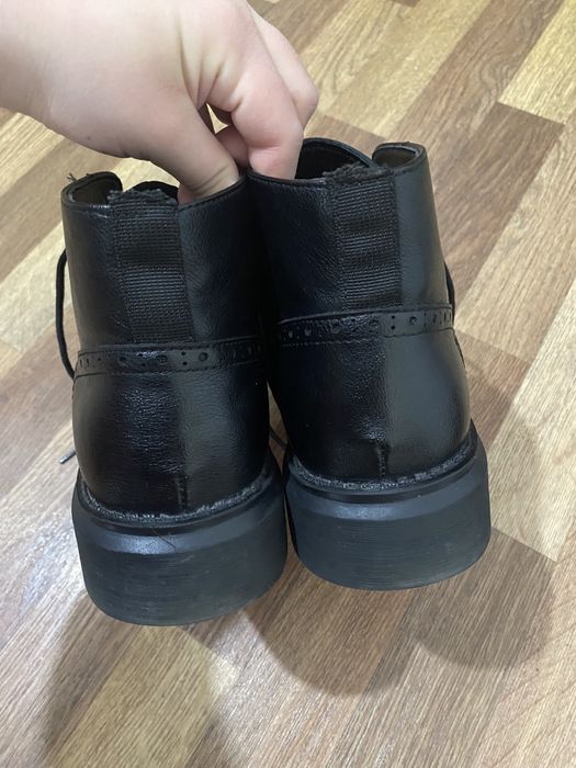 Продам мужские ботинки
