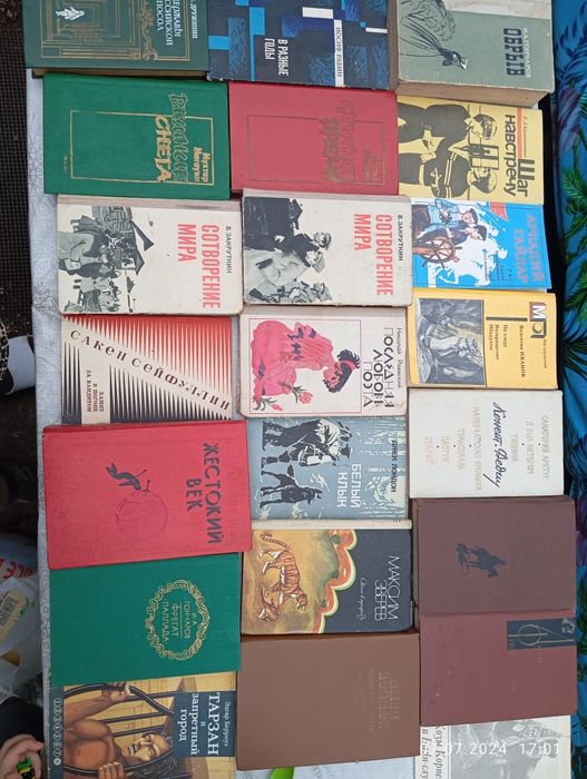 Продам книги цена договорная