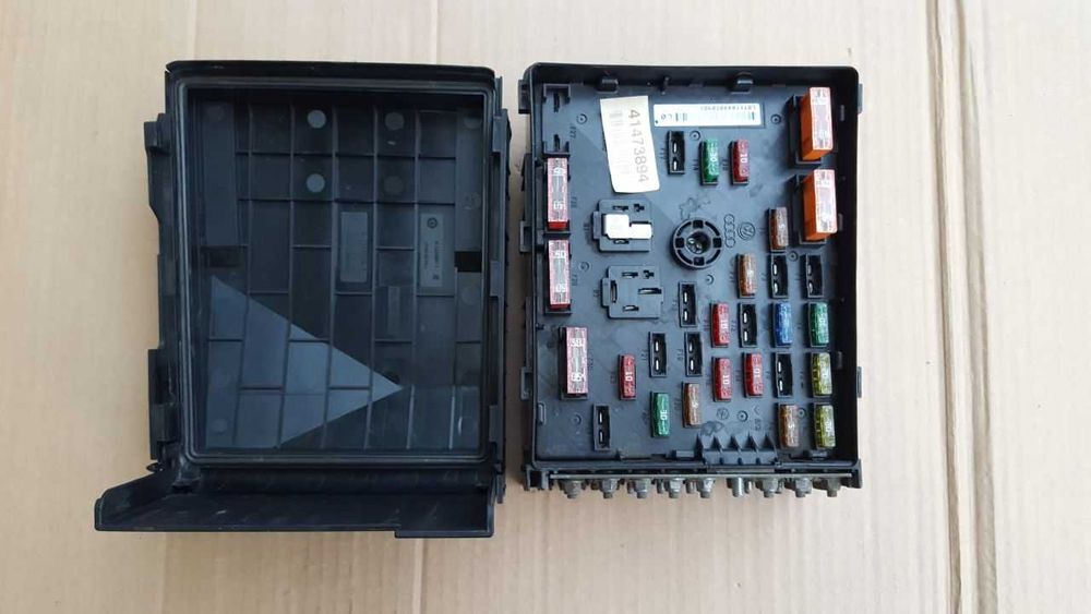 Tablou sigurante motor COMPLET - OEM VW Skoda Seat Audi