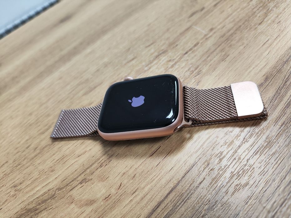 Apple watch SE 44мм