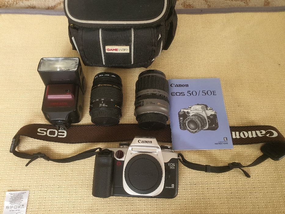 Kit Foto Analogic Complet pe Film 35mm - Canon EOS 50E + 2 Obiective