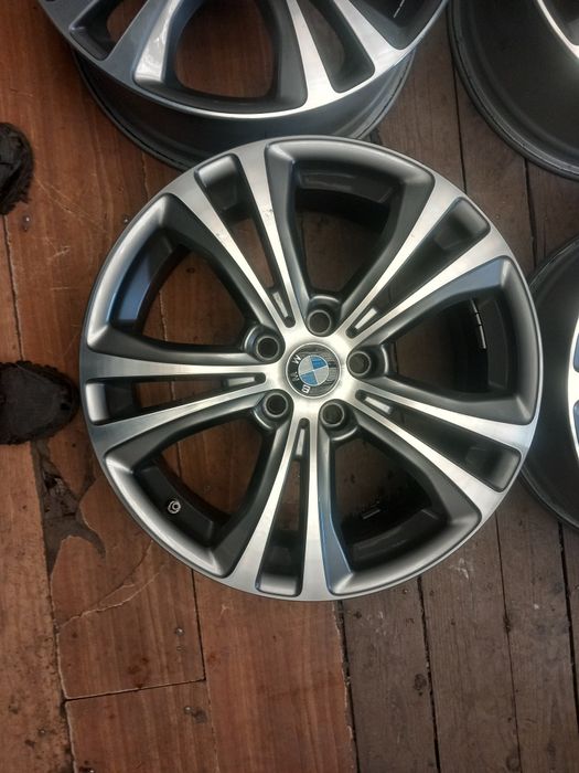 Jante  bmw x1 r18 5x112 is 51