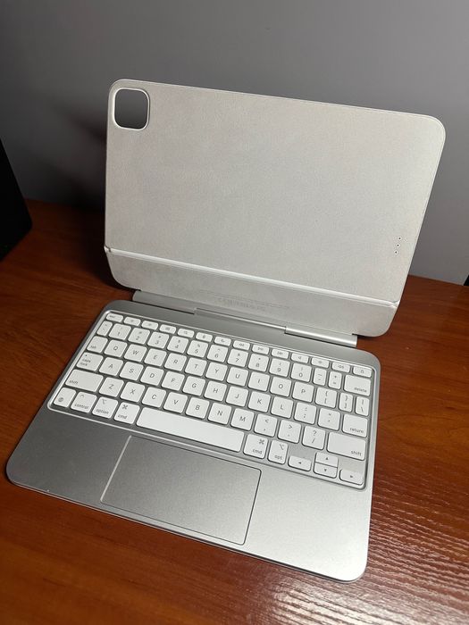 Magic Keyboard  чехол клавиатура для IPad Pro 11 (M4)