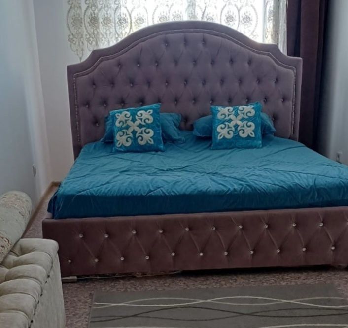 Двуспальная кровать