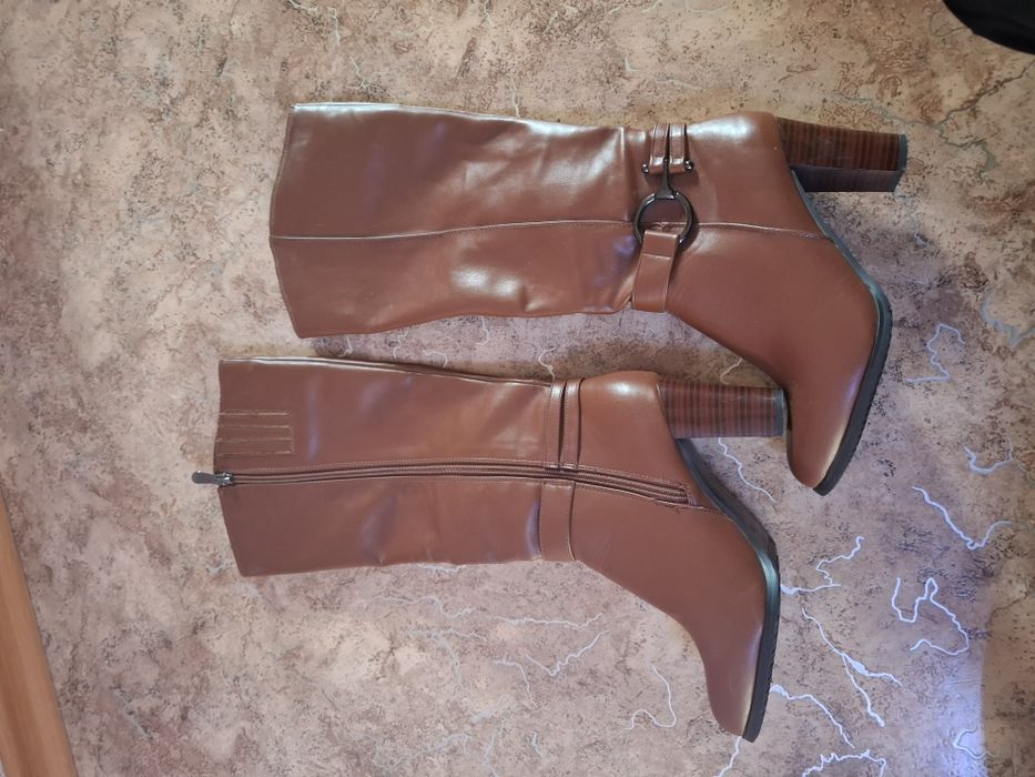 Продаются сапожки