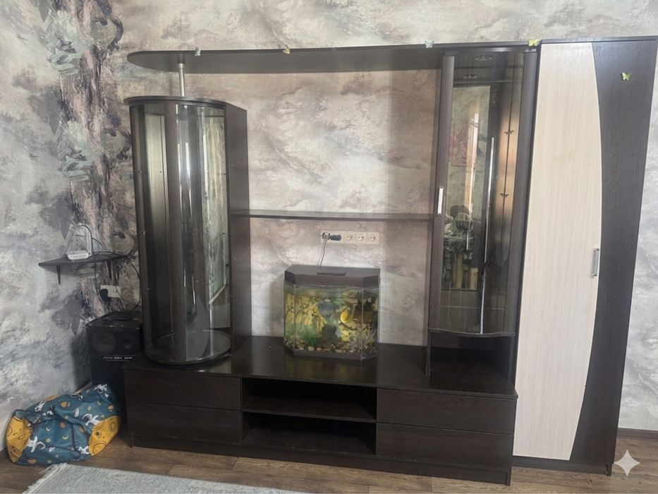 Продаш шкаф горка