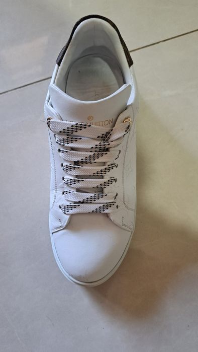 Adidasi Luis Vuitton