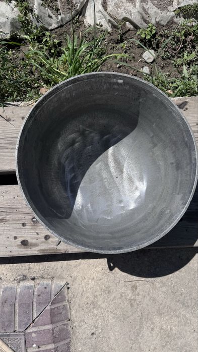 Казан чугунный , колонка для воды