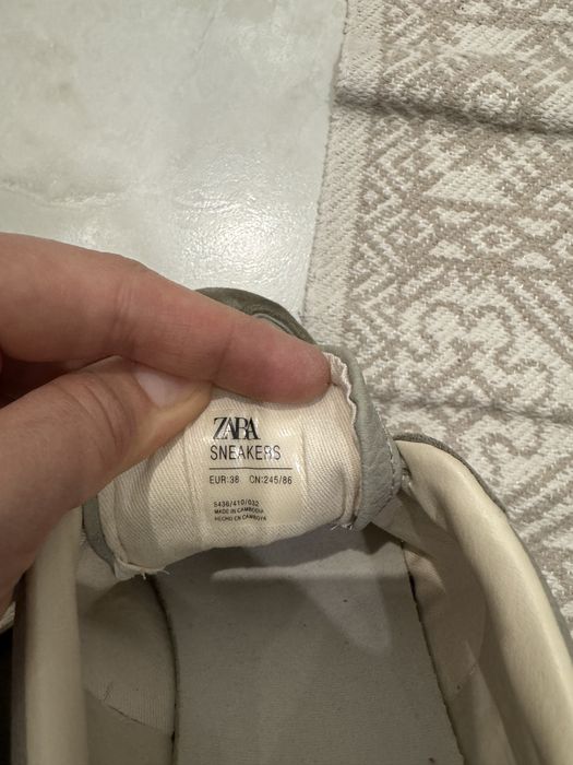 Кроссовки Zara