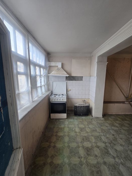 Срочно продаётся 3 комната на 5 этаже самкоч югославске дом