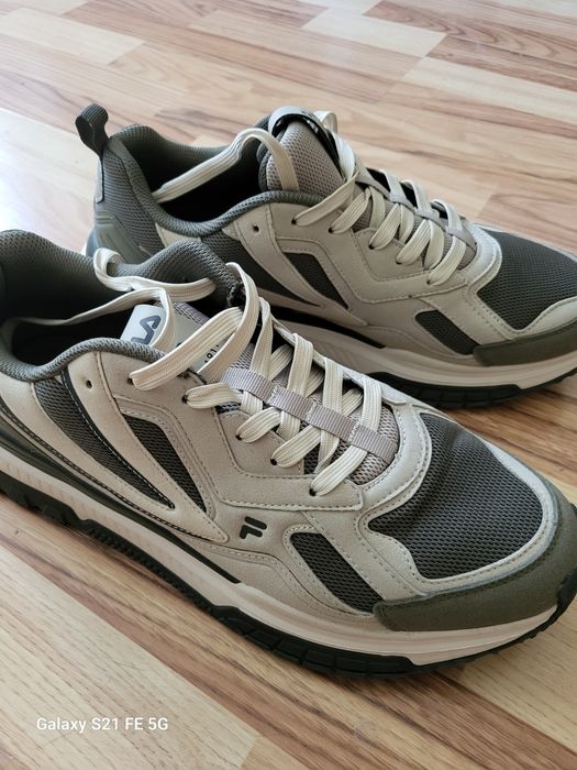 Продам новые крассовки