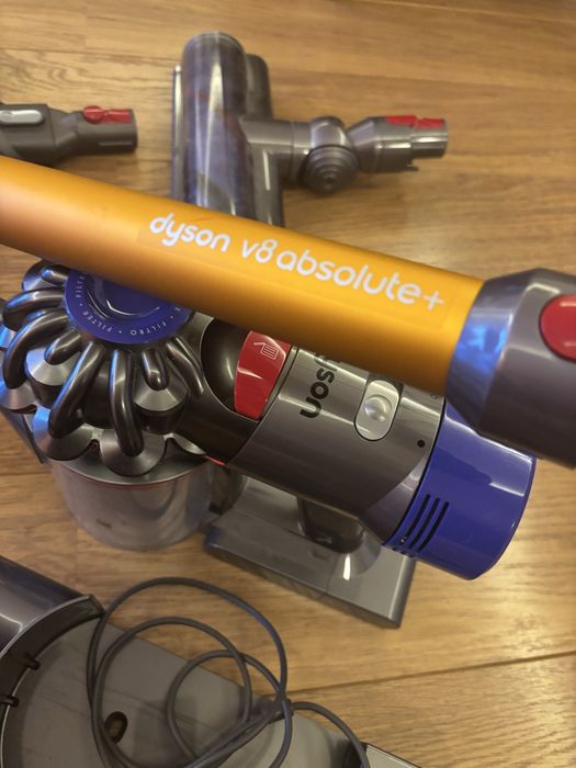 Aspirator Dyson V8 Aboslute +
