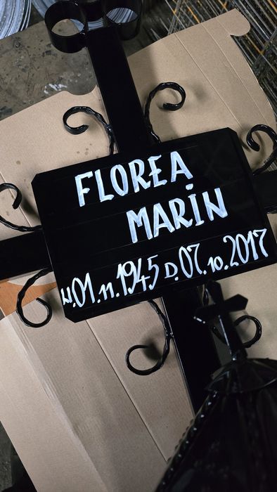 Cruci din fier pentru cimitir