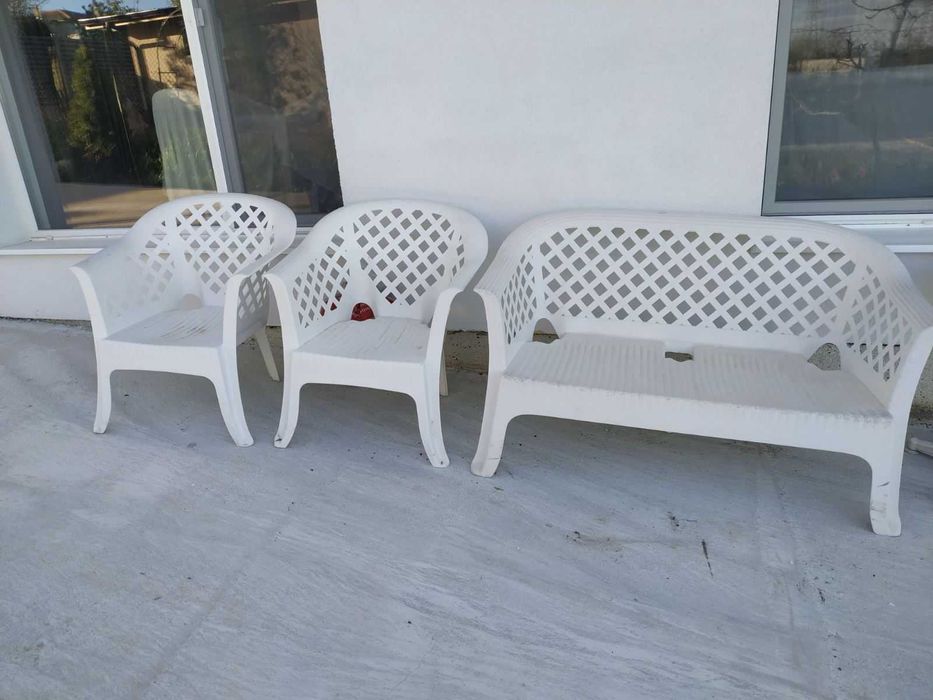 Комплект пластмасови мебели за градина