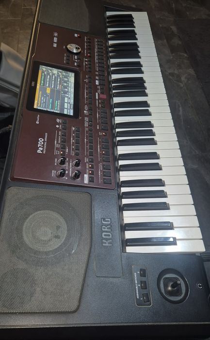 клавир KORG PA 700