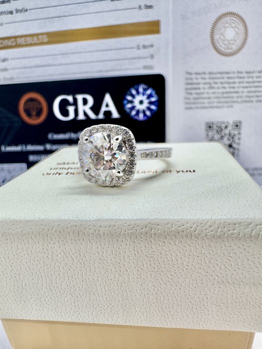 Сребърен пръстен с мойсанит (Диамант) 2 карата