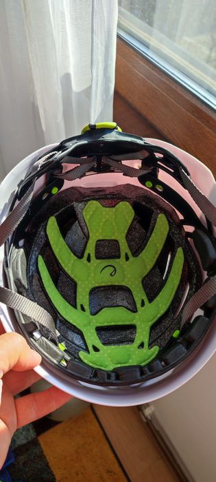 Casca echipamente de munte