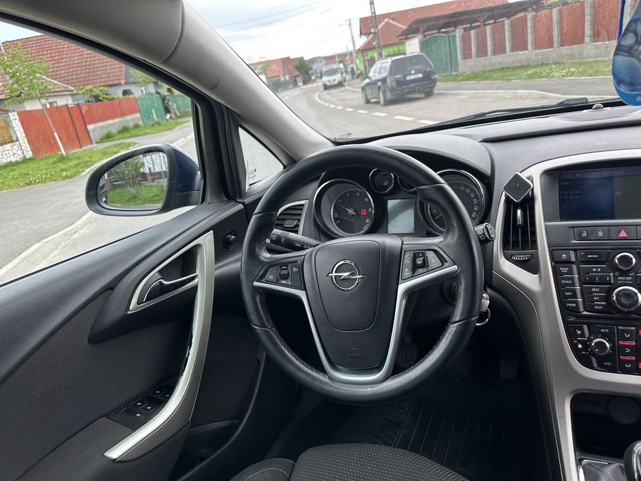 Opel Astra J 2012 1.7d
