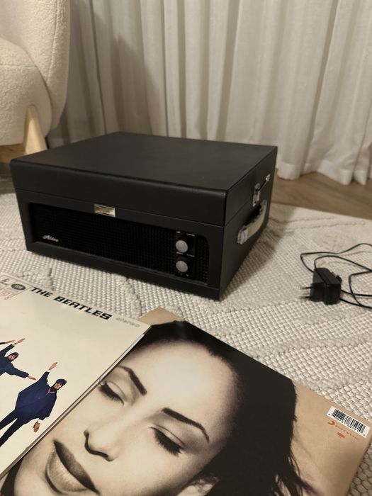 Проигрыватель с пластинками