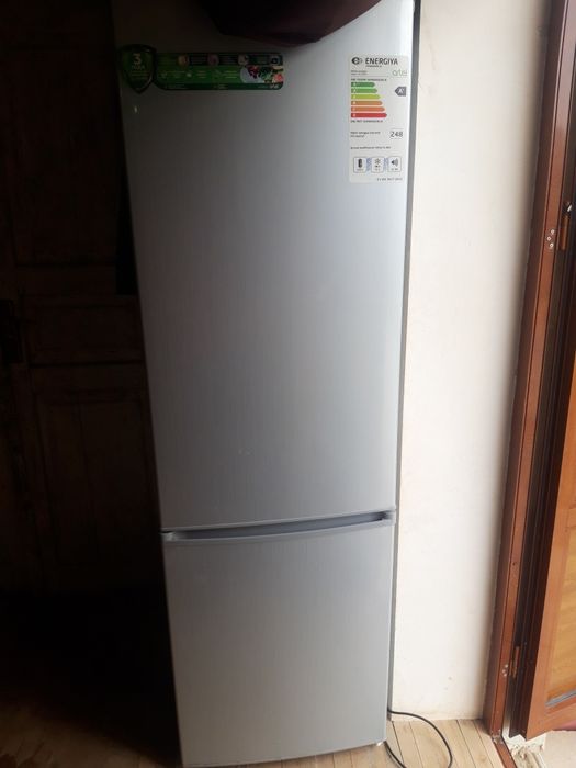 Muzlatgich. Marazelkasi 3 xonali. Ishlashi zur. 5 oy ishlatilgan yangi