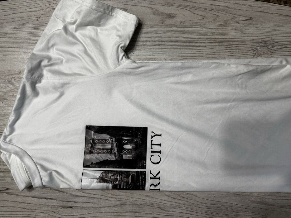 Футболки M-L на девушку