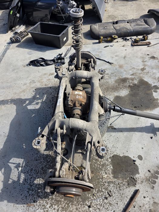 Punte spate BMW E60 Grup BMW
