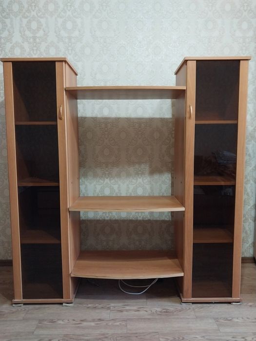 Продам стенку под Тв