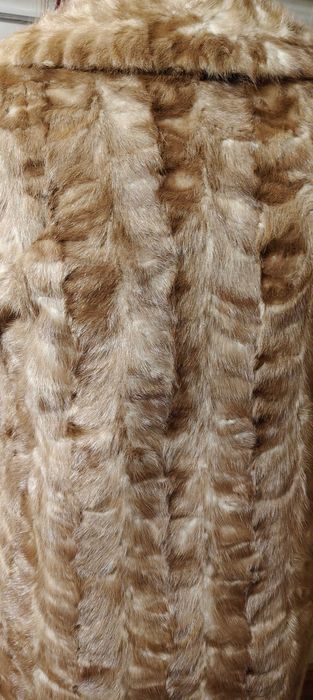 Haină blană naturală NURCĂ TUNSĂ – mărimea 46 (L/XL)