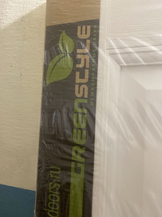 Новые двери в упаковке