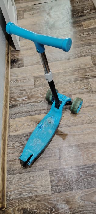 Продам самокат детский