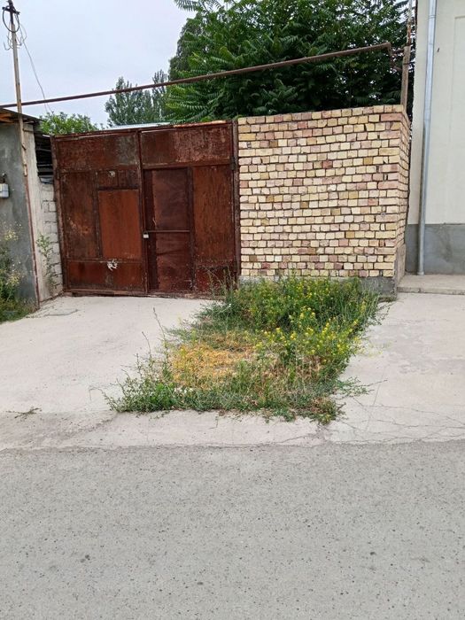 Keles Abdurahmonovda 1 sotix yer sotiladi