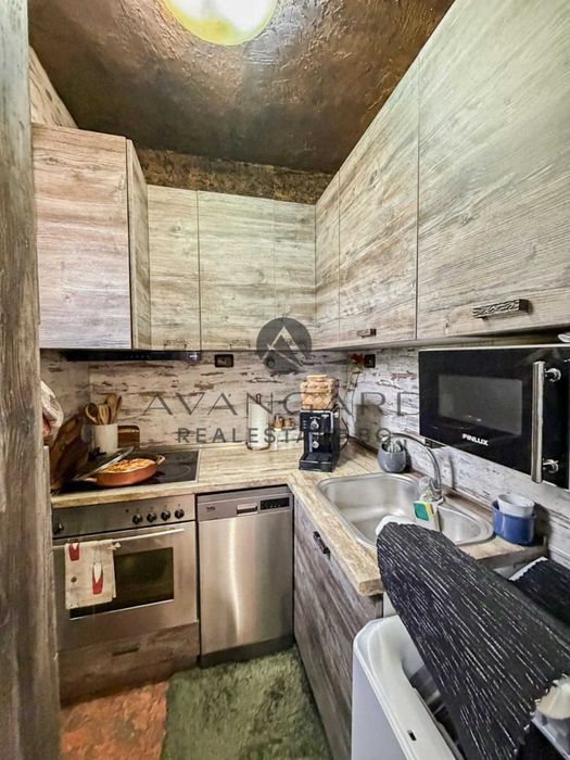 Продава се Тристаен апартамент в Пловдив, Христо Смирненски - 68 кв.м за 2100 €/кв.м - Снимка #8