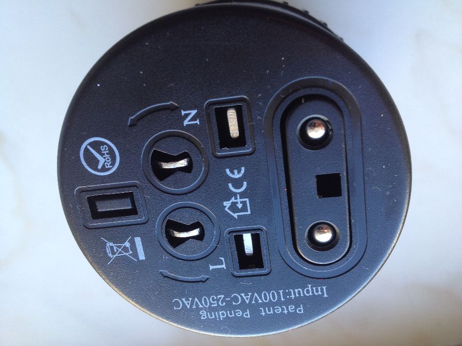 Adaptor charger valabil pentru orice priza