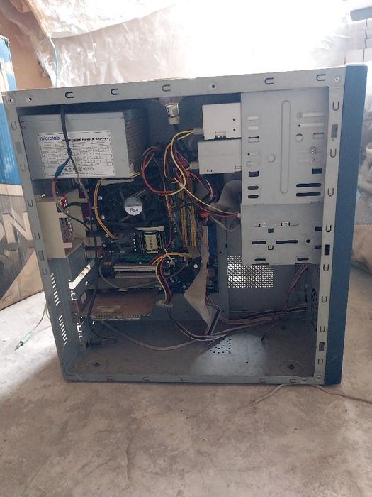 Процессорный блок и клавиатура