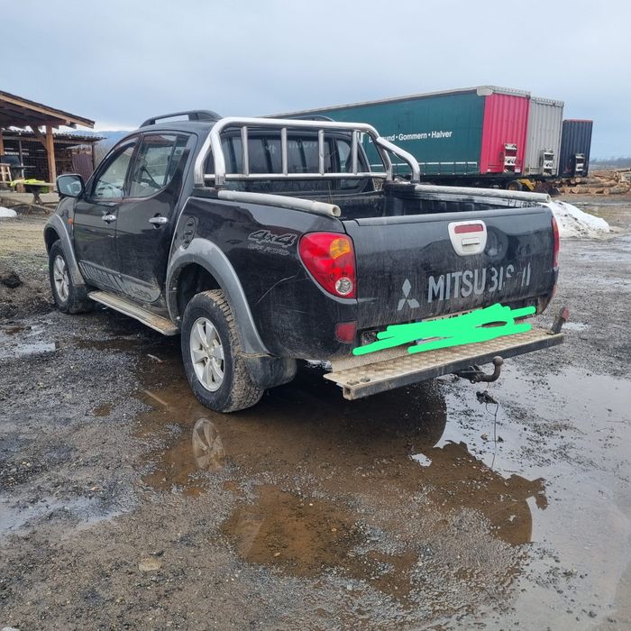 Vând Mitsubishi l200 avariat