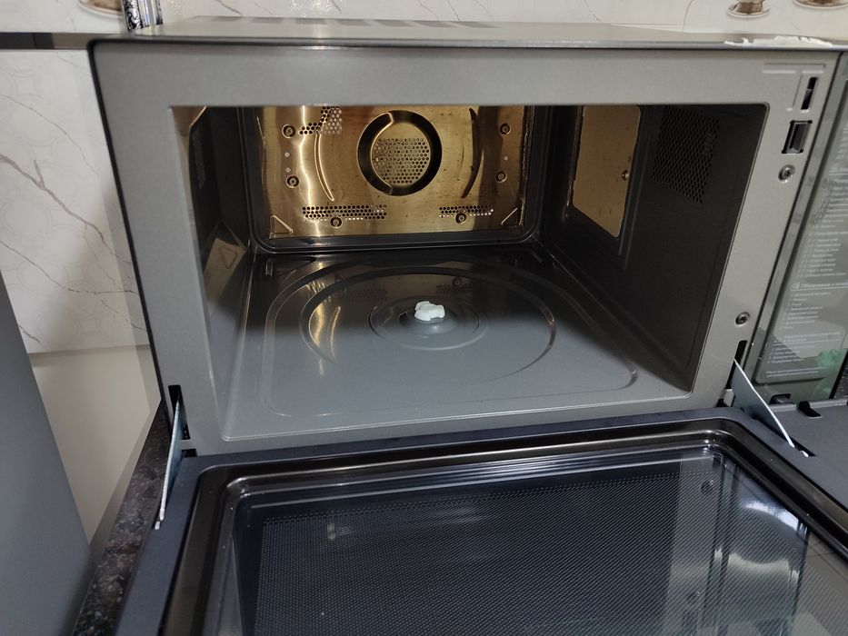 Микроволновка LG MJ3965BIS. 39 литров