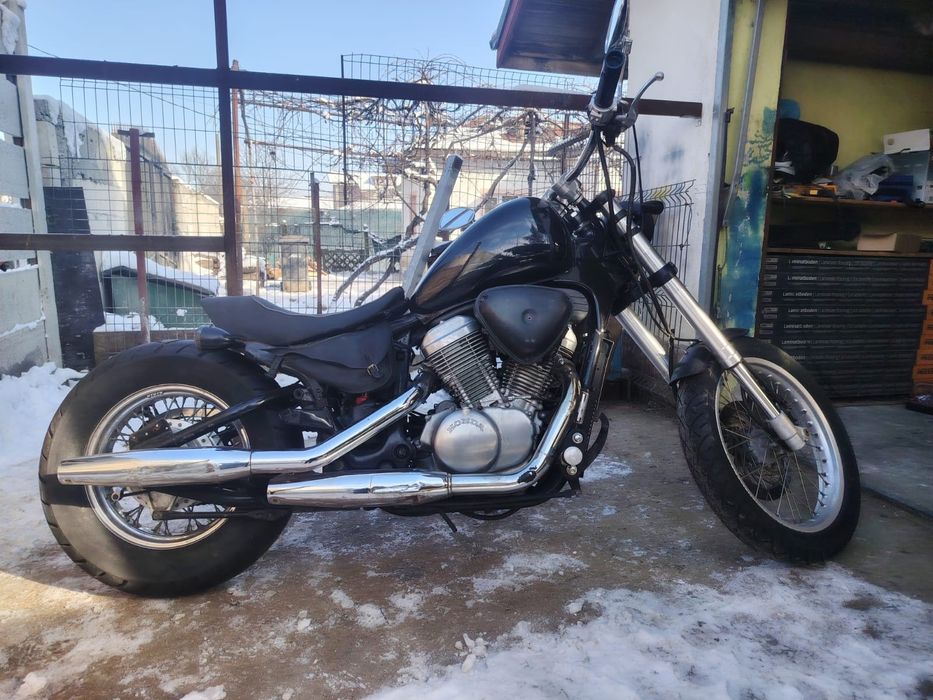 Honda Shadow 600 Bobber – 1998 | Old school, raw, mecanic