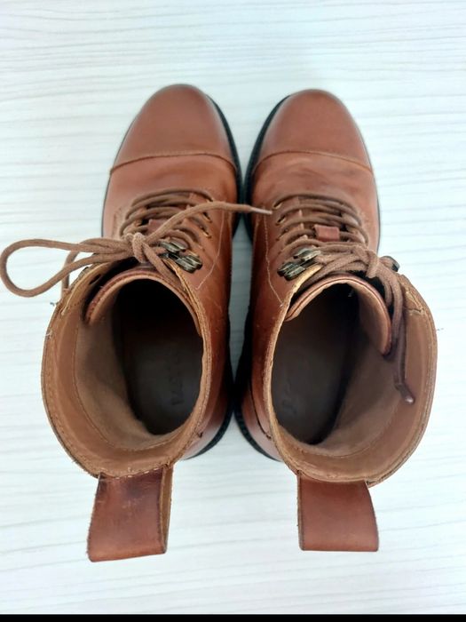 Ghete din piele Levi's