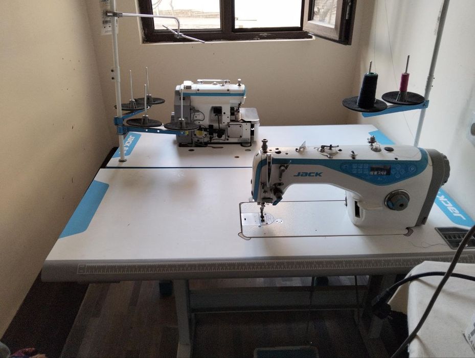 Tikuv moshina sotiladi