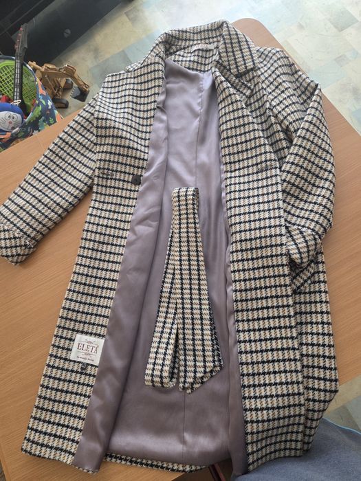 Продам пальто демисезонное