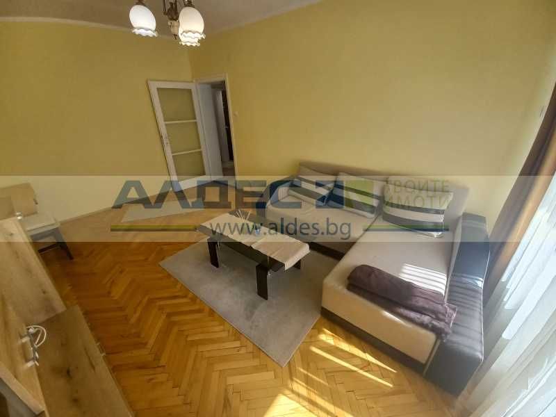 Дава се под наем Двустаен апартамент в София, Лозенец - 70 кв.м за 612 € - Снимка #2