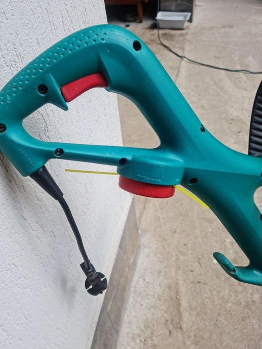 Aparat de tuns iarba cu fir electrică bosch